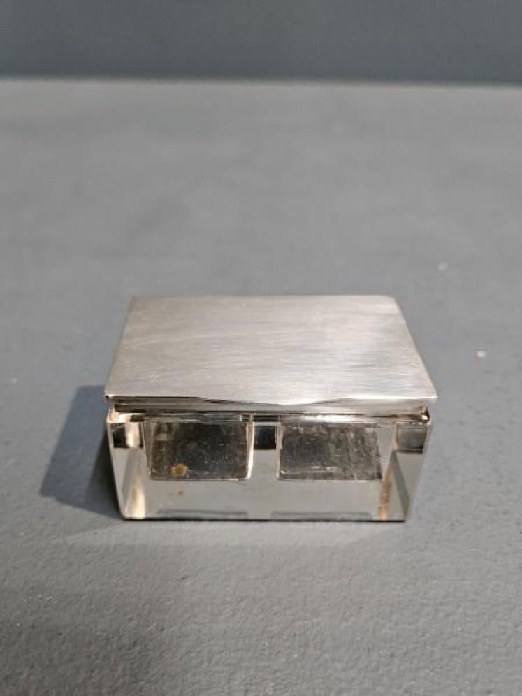 Silver and Crystal Stamp Box - Image 3