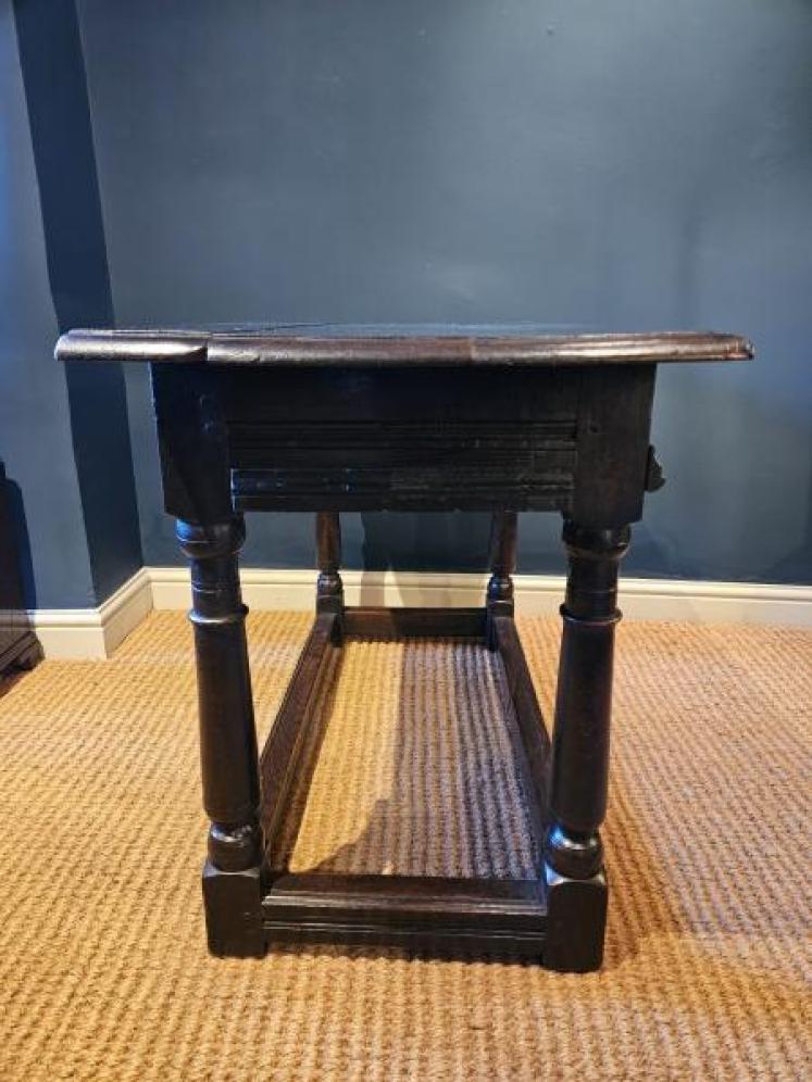 James II Oak Side Table - Image 4
