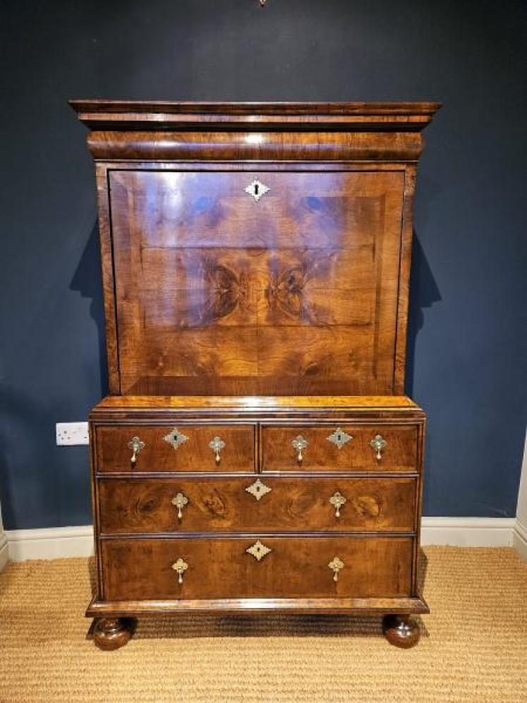Small Proportioned William and Mary Walnut Escritoire - Image 1