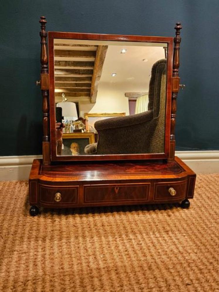 Early Victorian Mahogany Toilet Mirror  - Image 3