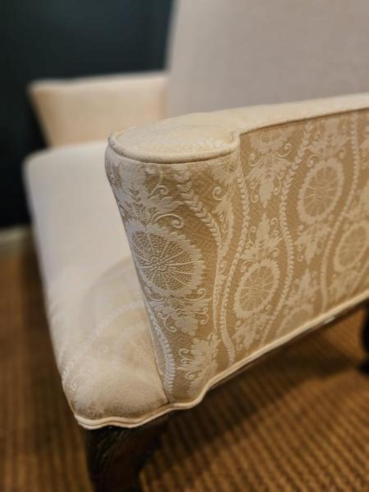 Fine Quality Small George III Style 2 Seater Sofa - Image 7