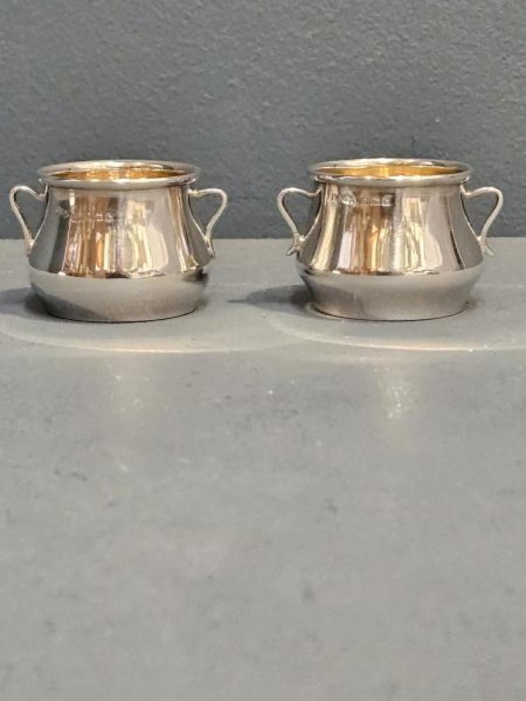 Pair of Edwardian Silver Cauldron Salts - Image 1