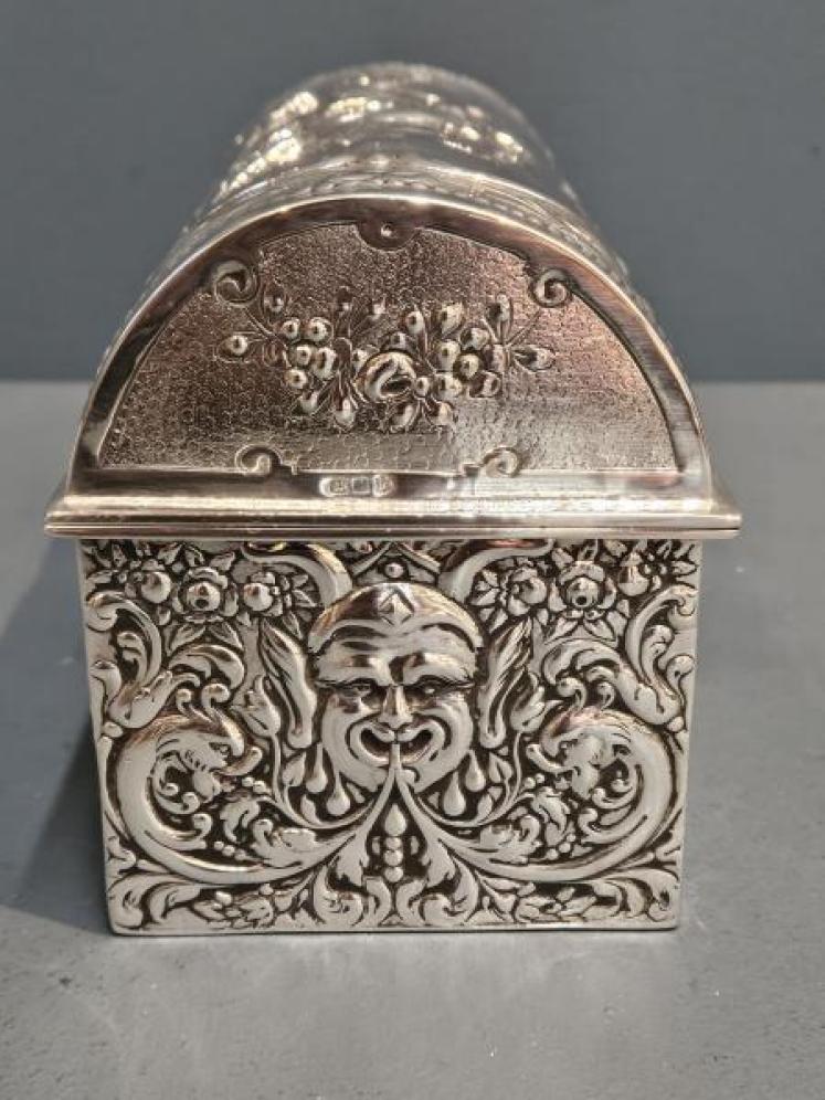 Large Chester Silver Domed Top Casket - Image 3