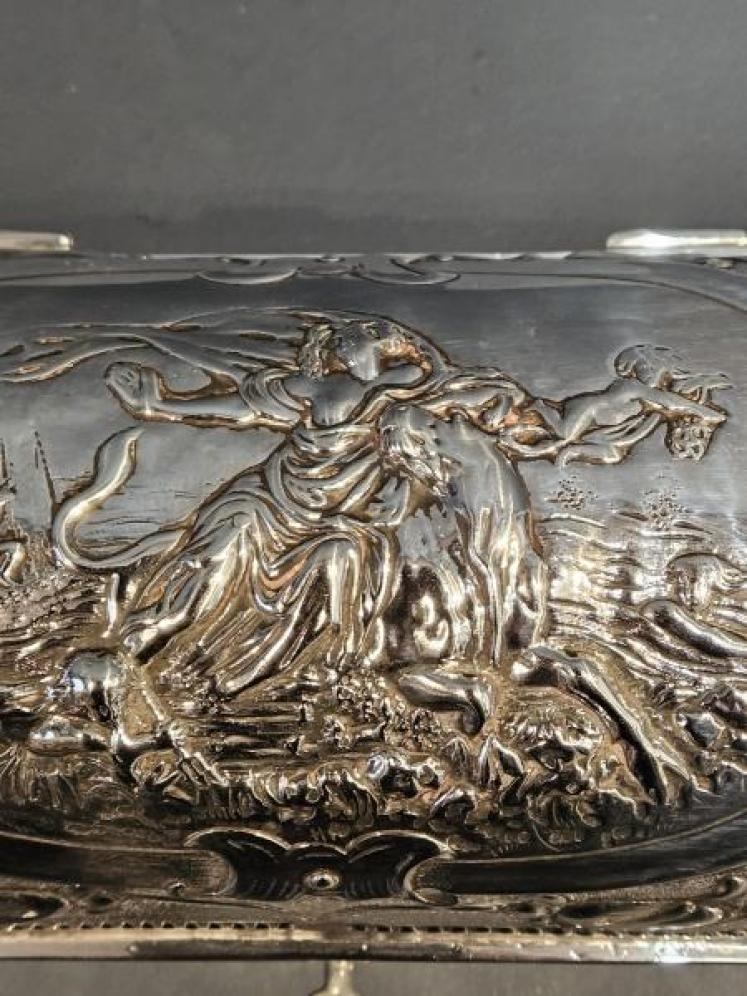 Large Chester Silver Domed Top Casket - Image 6