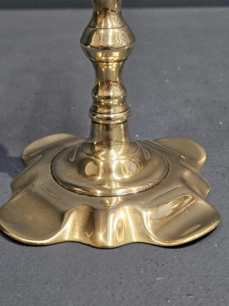 Pair of George III Brass Petal Base Candlesticks - Image 4