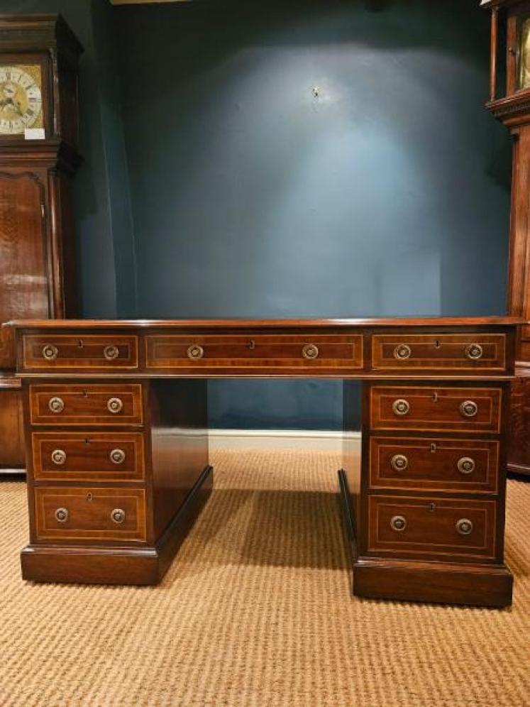 Victorian Mahogany Pedestal Desk - Image 2