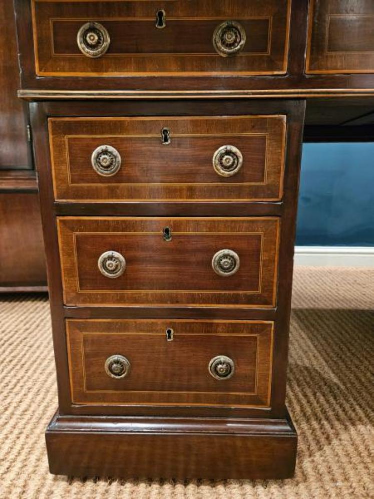 Victorian Mahogany Pedestal Desk - Image 5