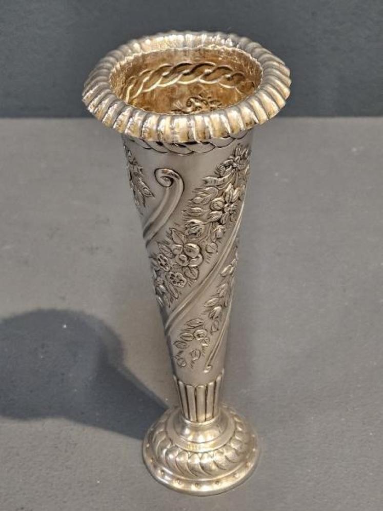 Victorian Silver Trumpet Vase by William Comyns - Image 2