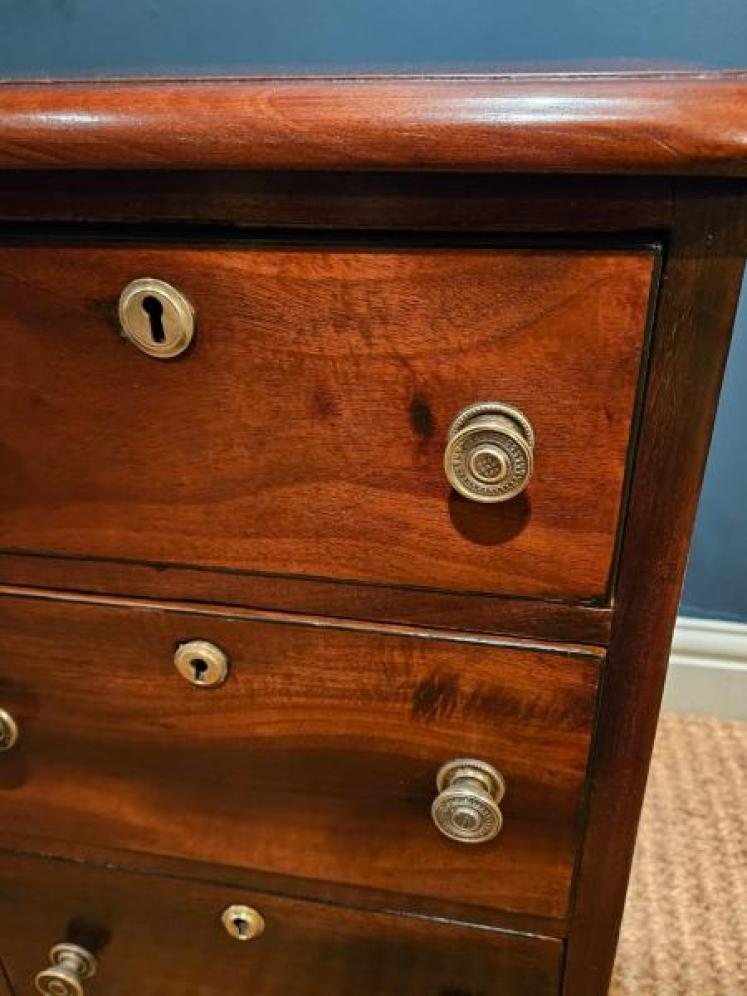 Pair of Victorian Mahogany Bedside Chests - Image 4