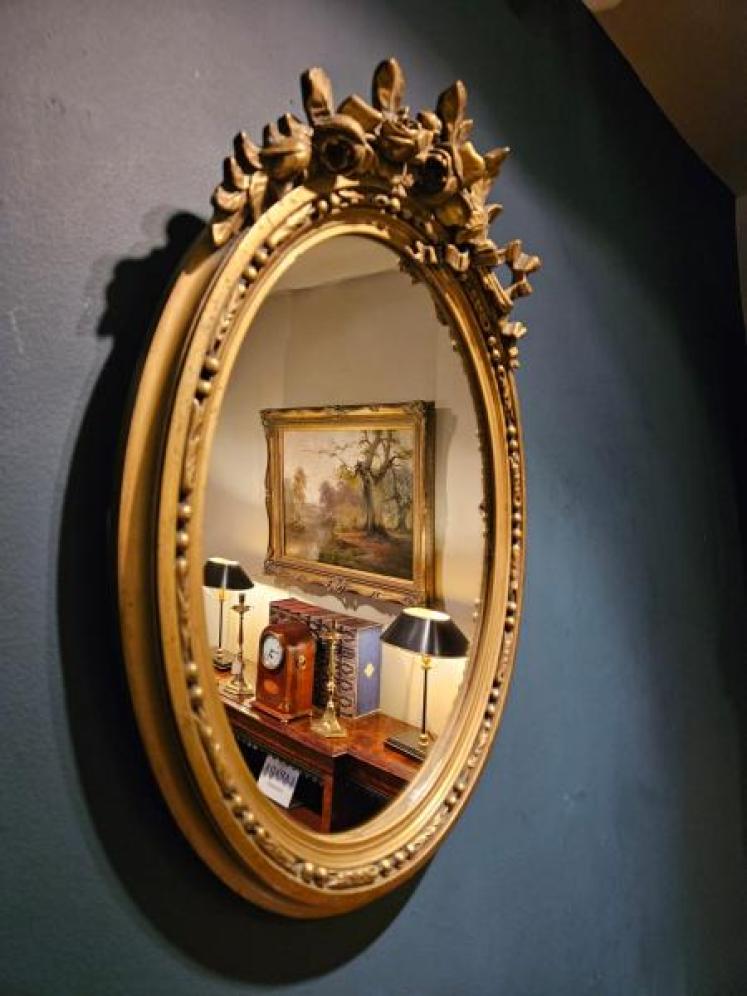 Victorian Rose Crest Gilt Mirror - Image 3