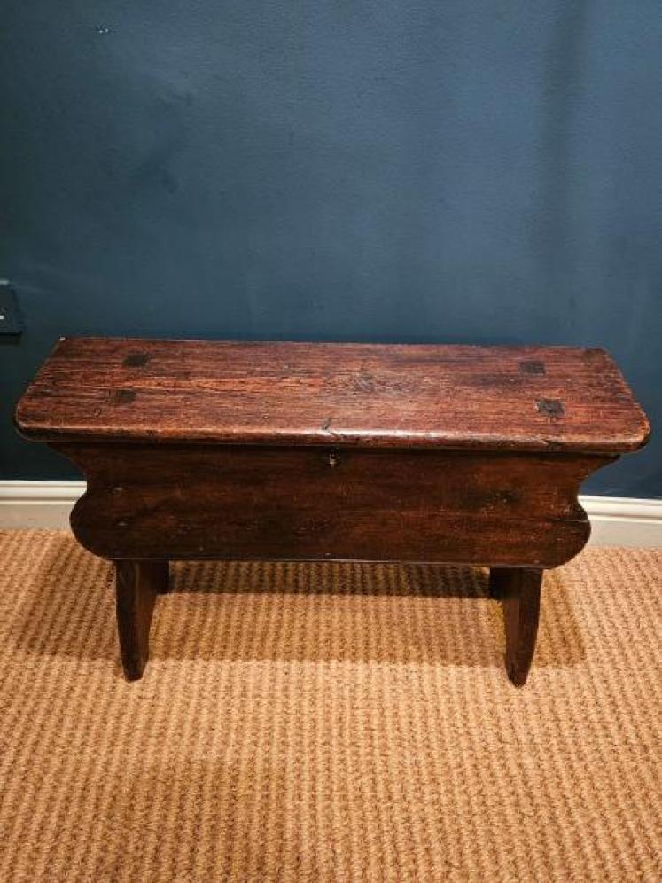 George III Pine and Elm Six Plank Coffer - Image 5