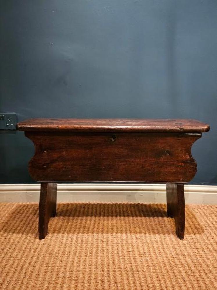 George III Pine and Elm Six Plank Coffer - Image 6