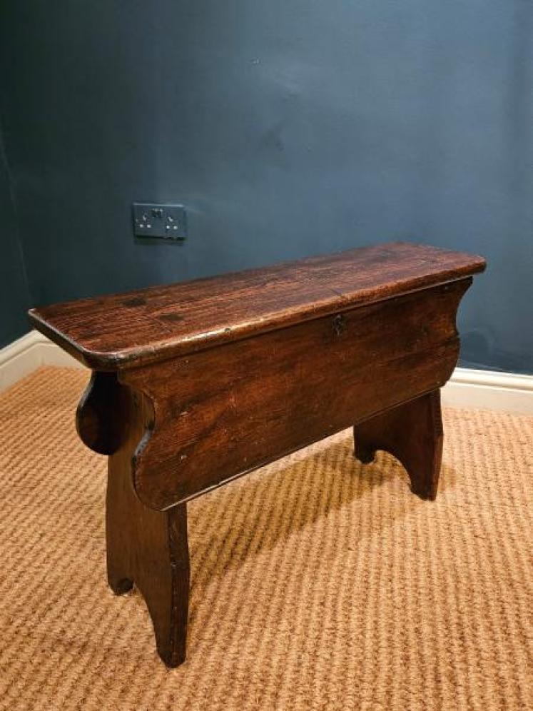 George III Pine and Elm Six Plank Coffer - Image 7