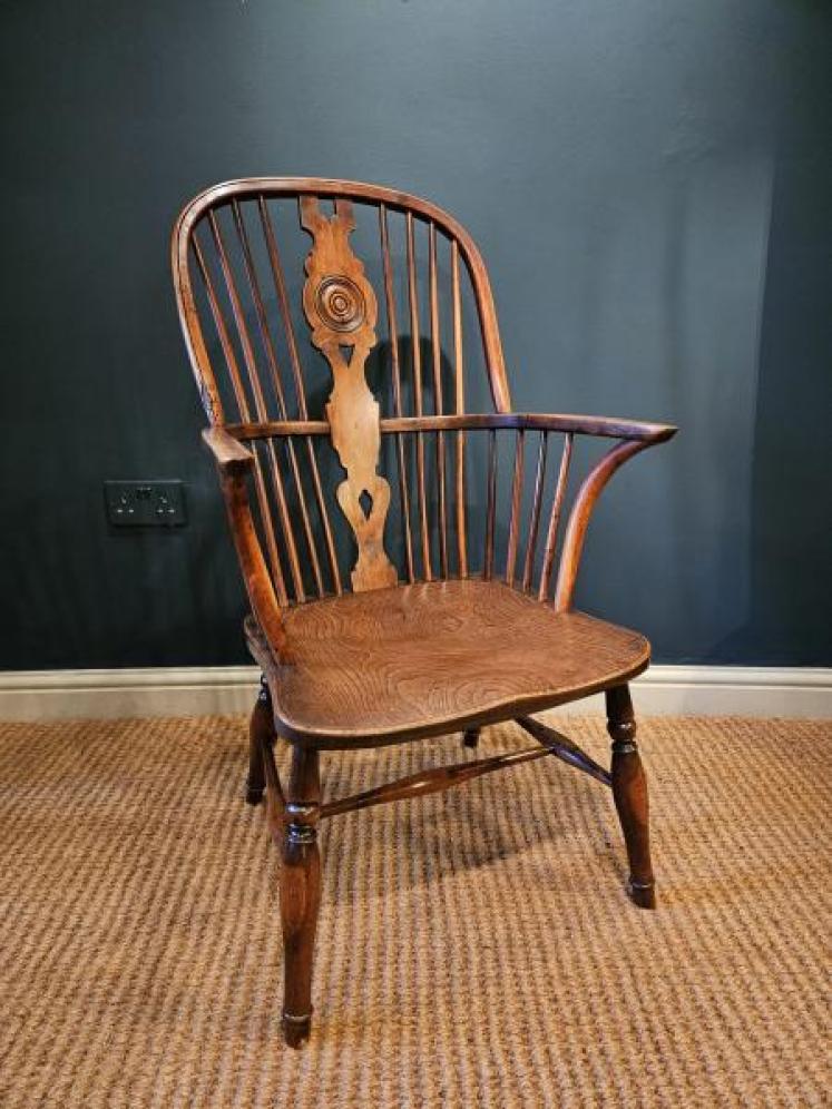 Georgian Yew Wood Windsor Chair - Image 1