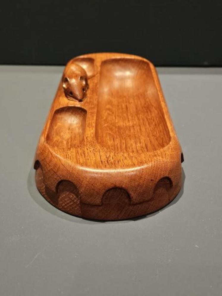 Thompsons of Kilburn Mouseman Desk Tidy and Pen Tray - Image 5