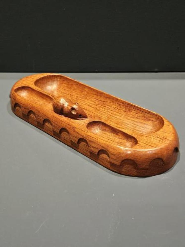 Thompsons of Kilburn Mouseman Desk Tidy and Pen Tray - Image 6