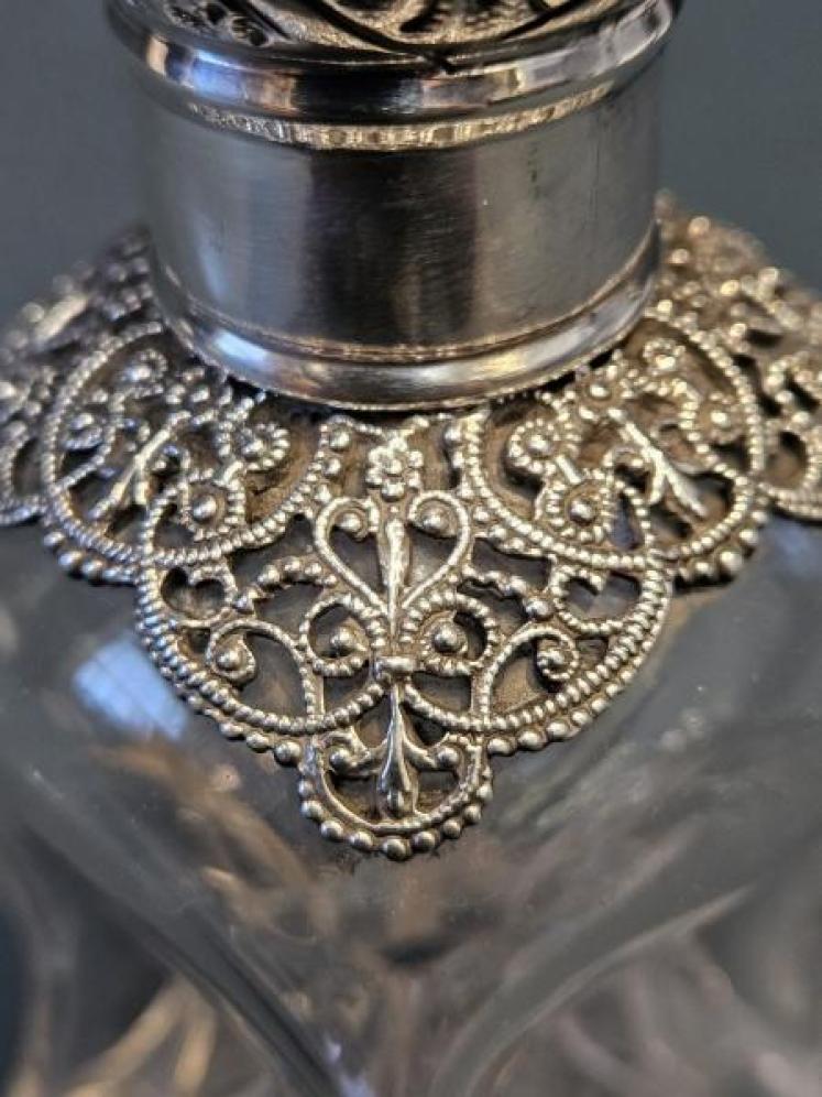 Victorian Silver Topped Glug Scent Bottle - Image 4