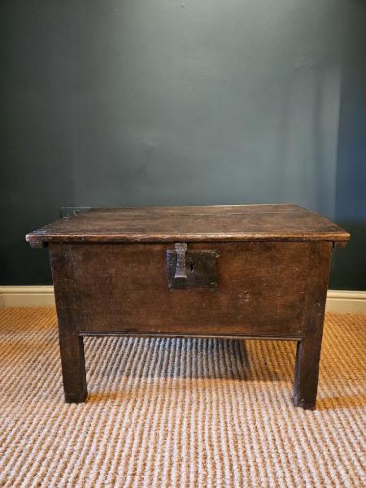 Unusual Proportioned James II Oak Coffer - Image 3