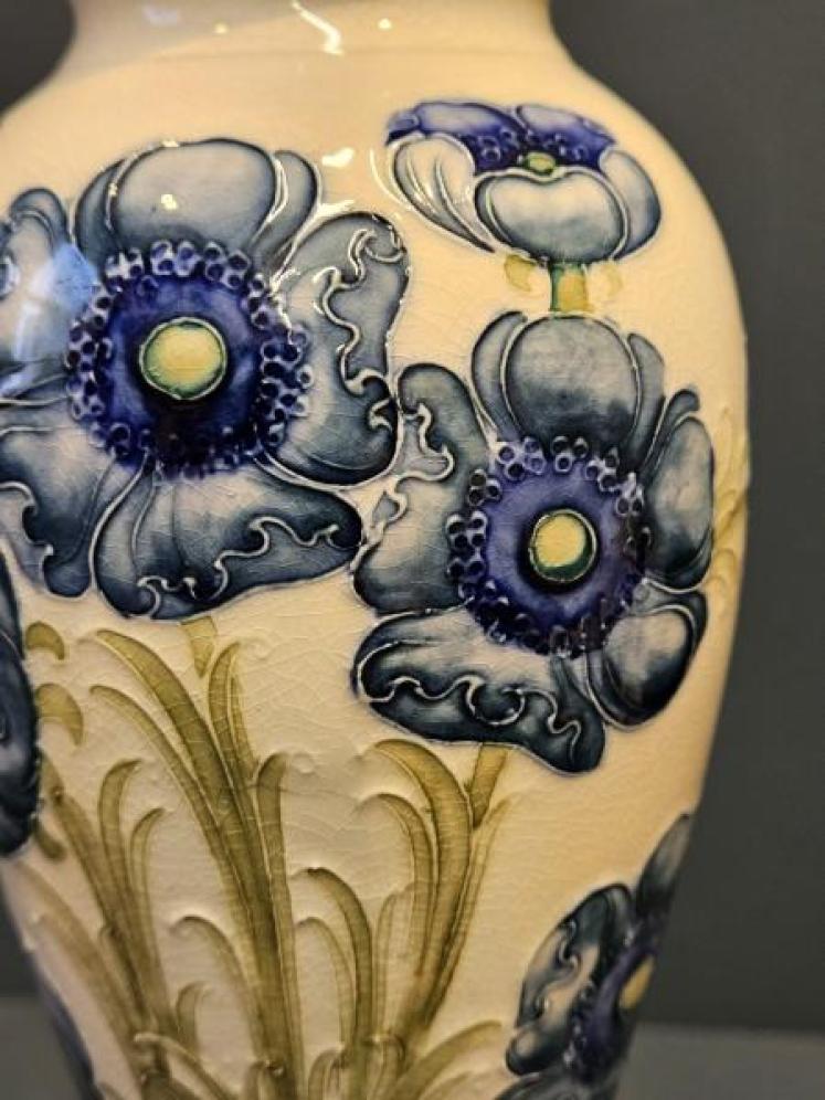 Macintyre Moorcroft Poppies Vase - Image 4