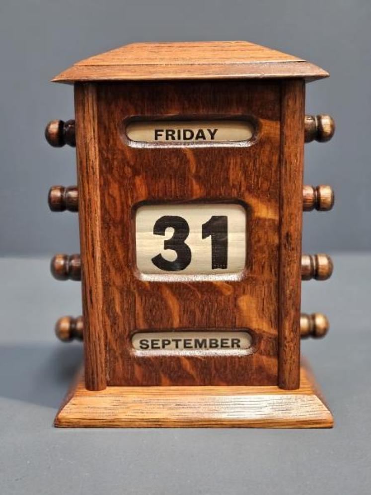 Edwardian Oak Perpetual Desk Calendar - Image 1