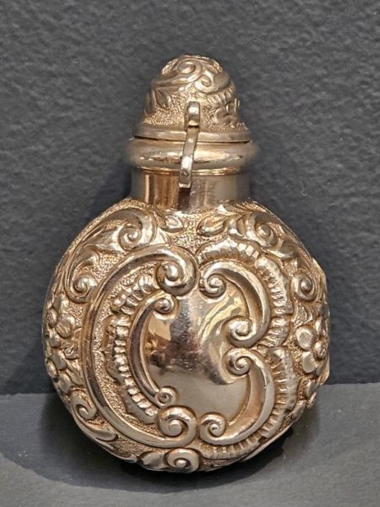 Victorian Chester Scent Bottle Case - Image 1