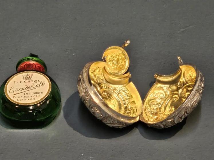 Victorian Chester Scent Bottle Case - Image 2