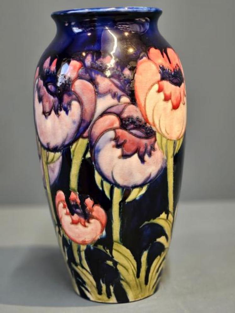 Large Moorcroft Big Poppy Vase  - Image 7