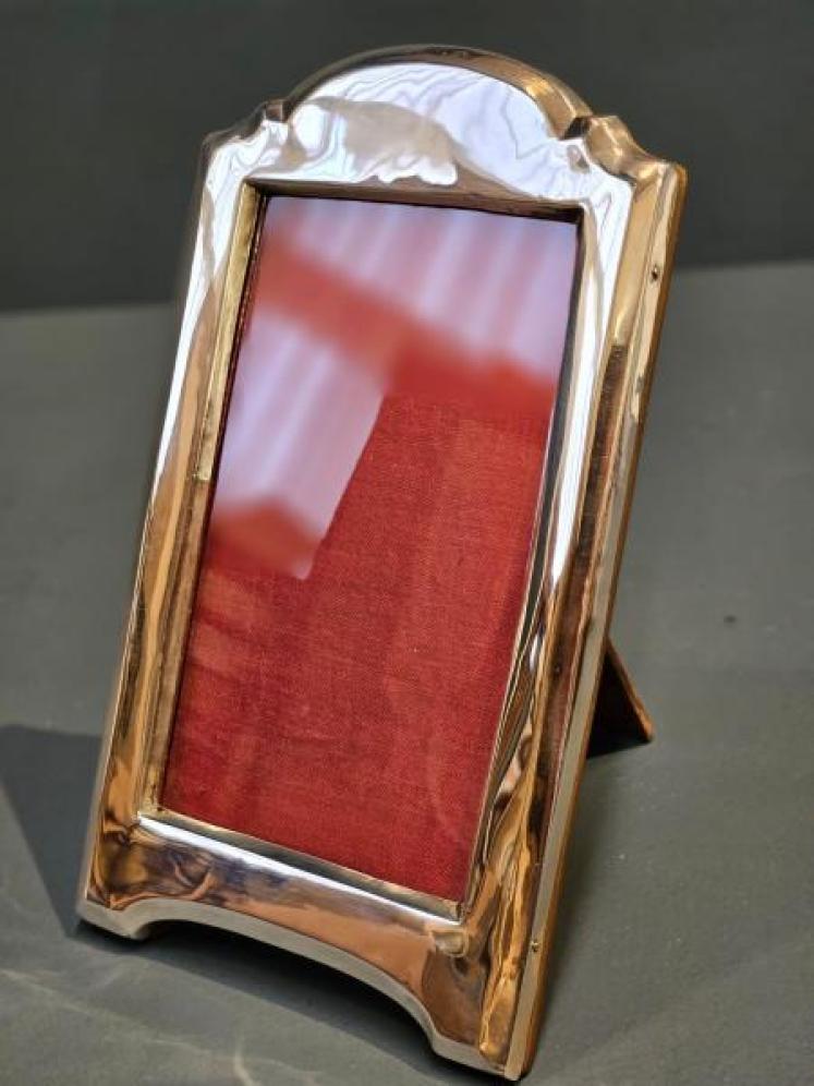 Immaculate George V Silver Photo Frame  - Image 5