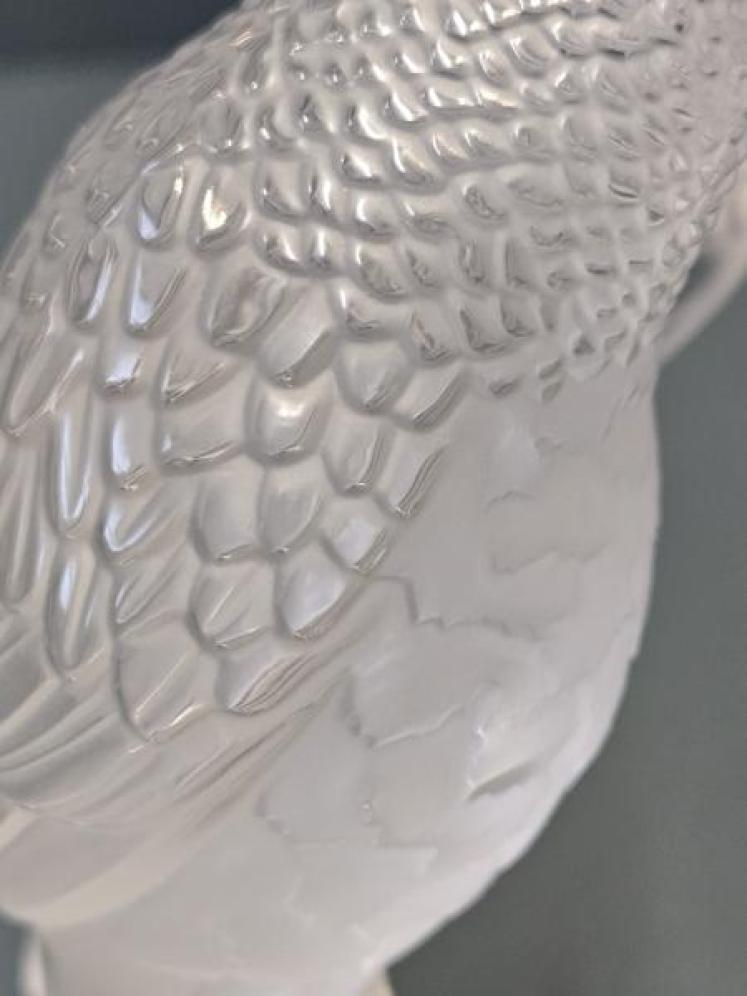 Lalique Opalescent Parakeet - Image 3