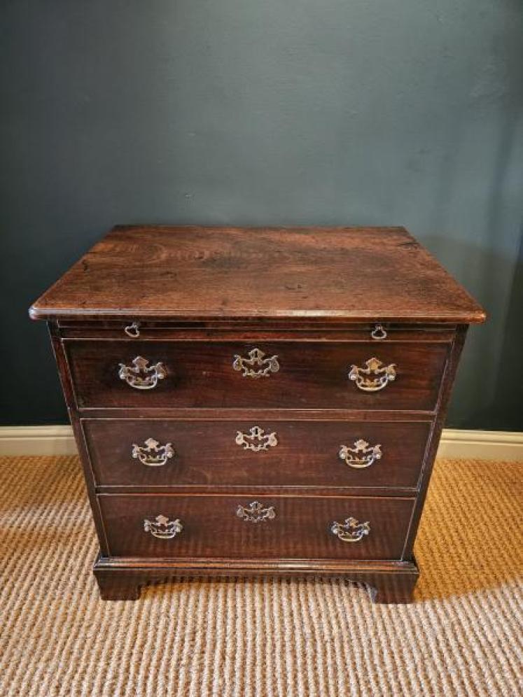 Small George III Mahogany Chest with Brushing Slide - Image 2