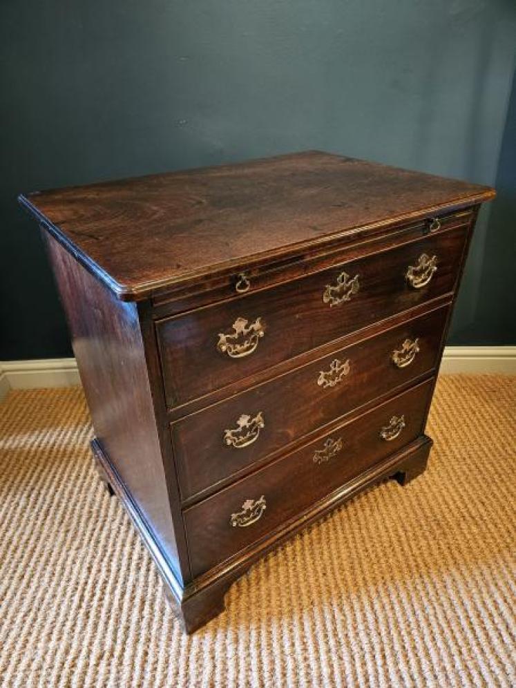 Small George III Mahogany Chest with Brushing Slide - Image 4