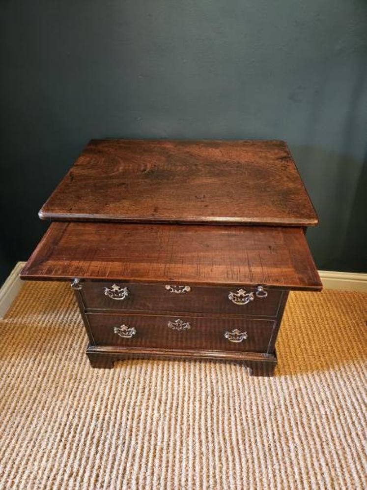 Small George III Mahogany Chest with Brushing Slide - Image 5