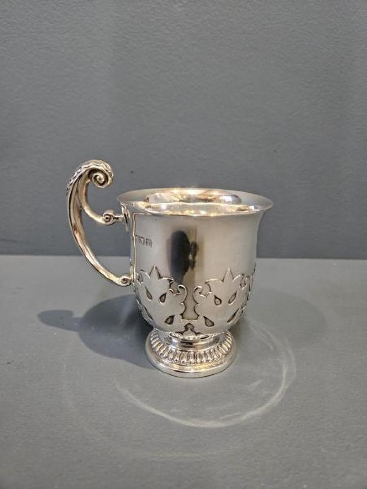 Edwardian Card Cut 6.5 Troy Oz Silver Mug - Image 1