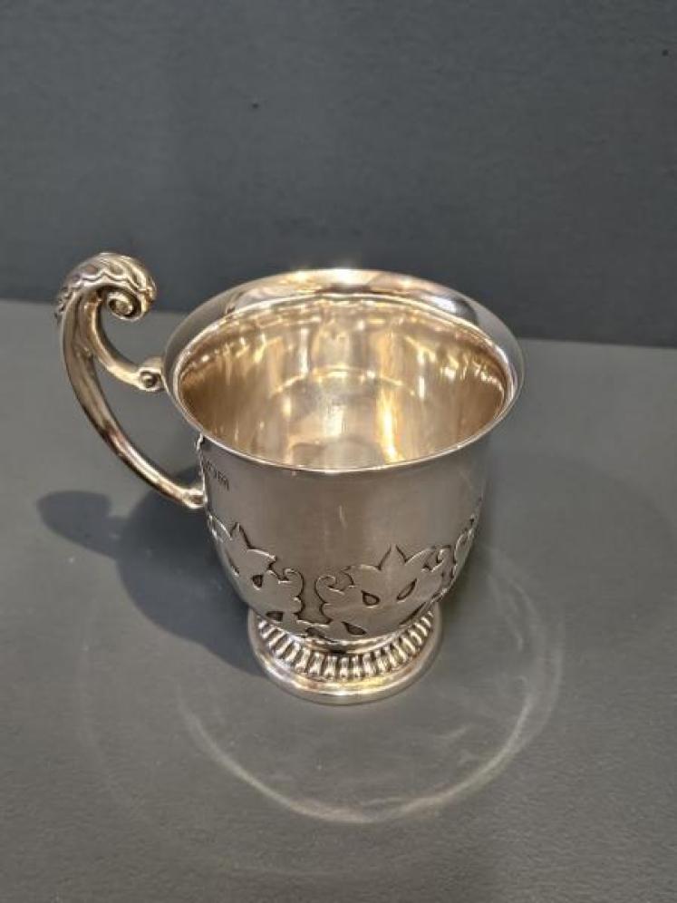 Edwardian Card Cut 6.5 Troy Oz Silver Mug - Image 7