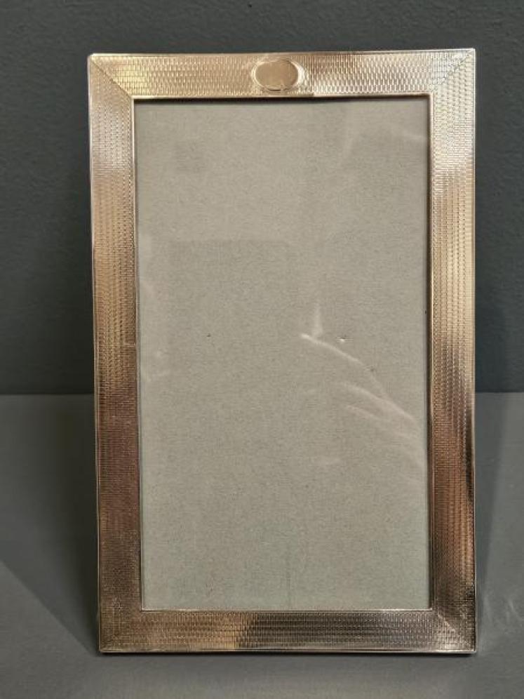 George V Engine Turned Silver Photo Frame - Image 2