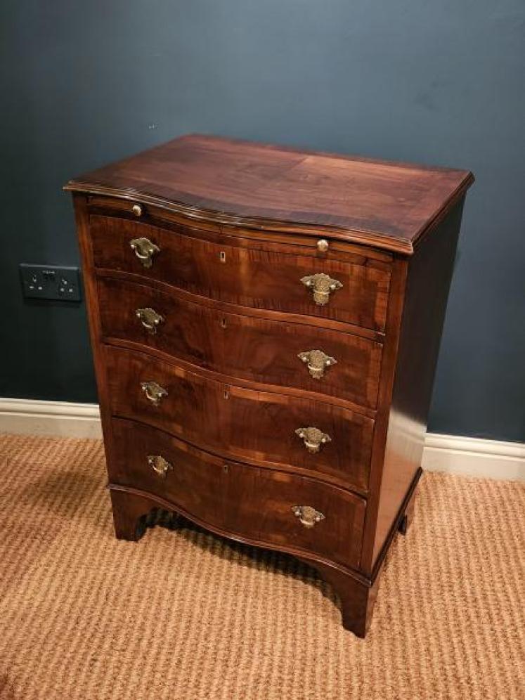 Edwardian Walnut Serpentine Chest of Drawers - Image 4