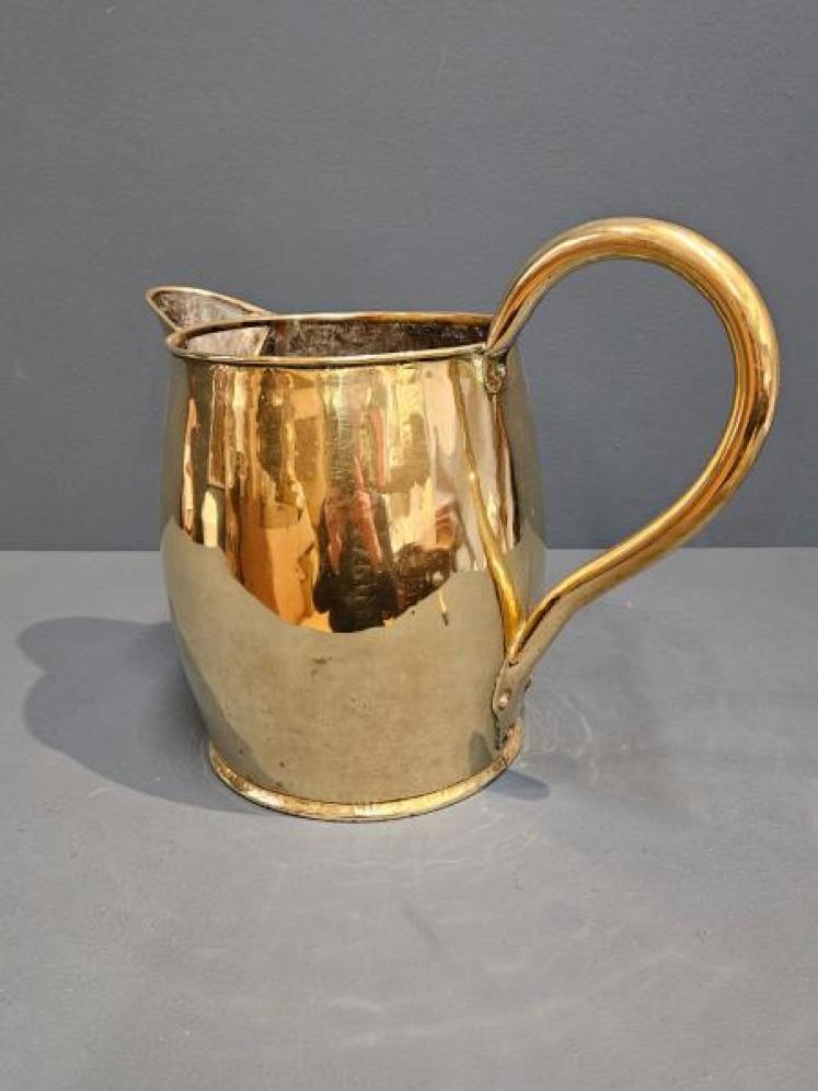Large George III Country House Brass Jug - Image 3