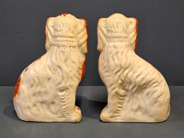 Pair of Mid Victorian Staffordshire Spaniels - Image 5