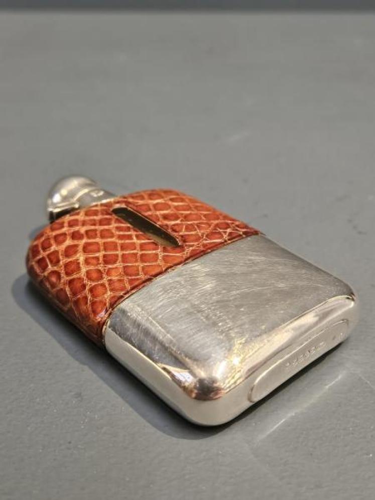 Small Victorian Silver Plated and Crocodile Skin Hip Flask - Image 4
