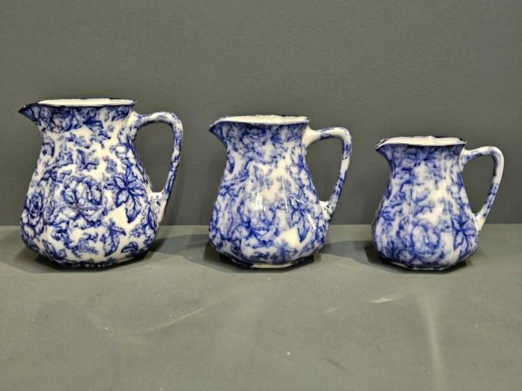 Set of 3 Victorian Losol Ware Jugs  - Image 2