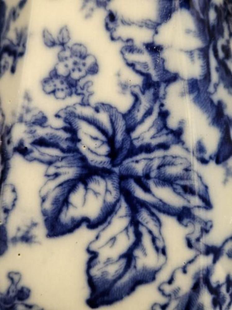 Set of 3 Victorian Losol Ware Jugs  - Image 7
