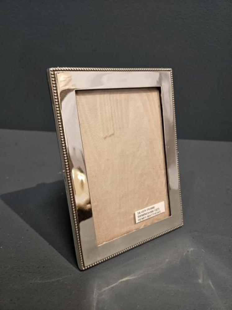 George V Silver Beaded Edge Frame  - Image 3