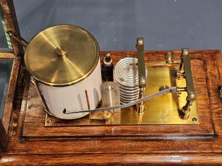 Negretti and Zambra Barograph - Image 3