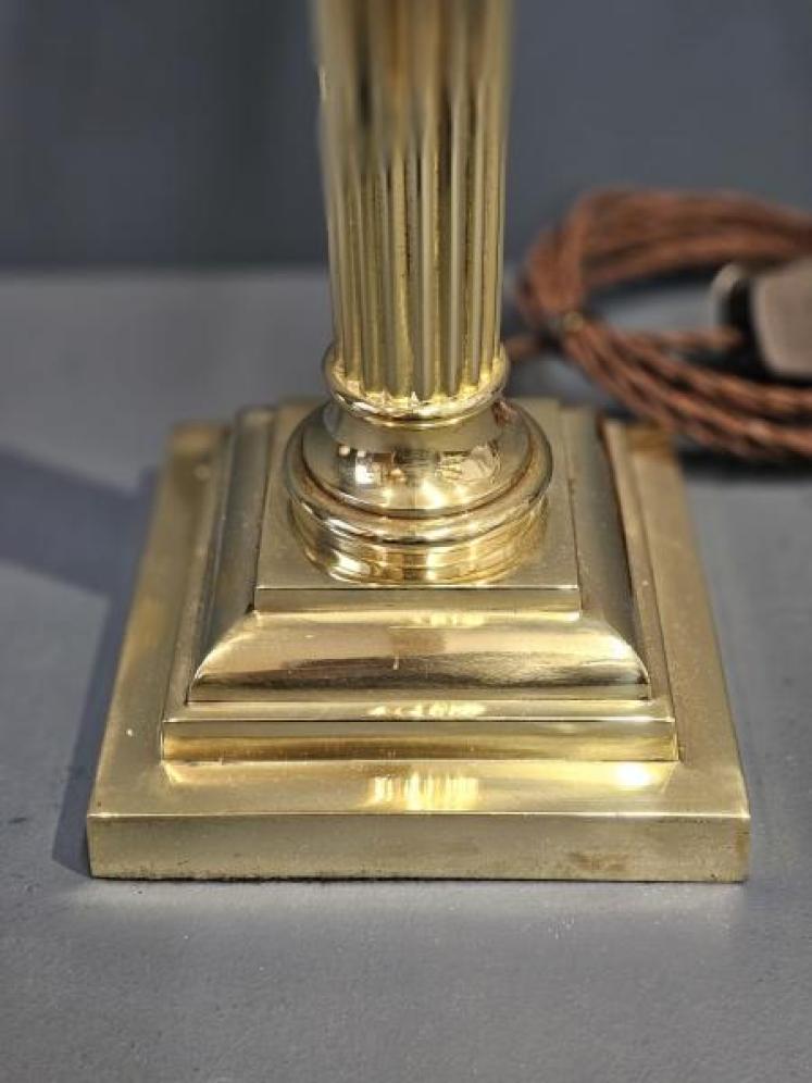 Edwardian Corinthian Column Brass Table Lamp - Image 4