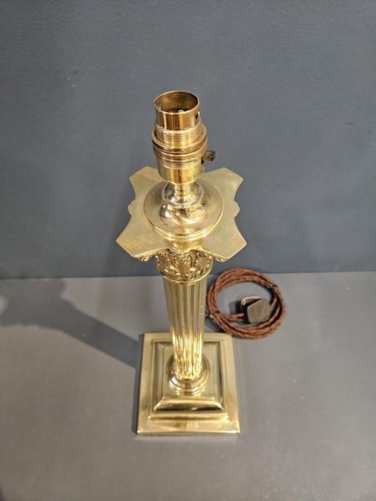 Edwardian Corinthian Column Brass Table Lamp - Image 5