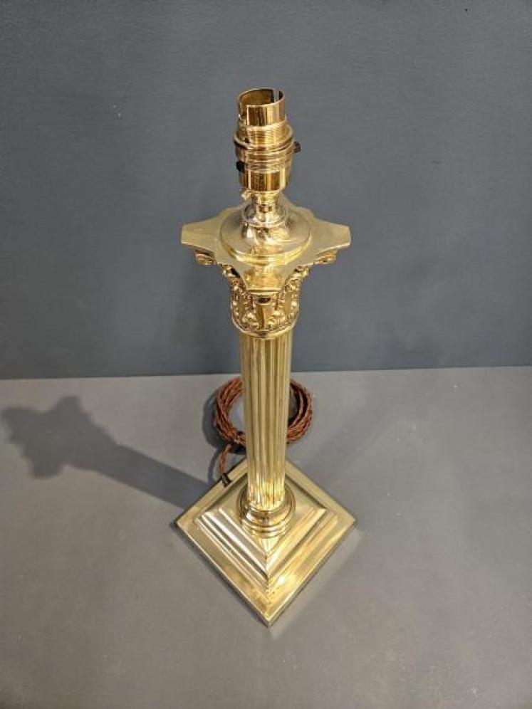 Edwardian Corinthian Column Brass Table Lamp - Image 7