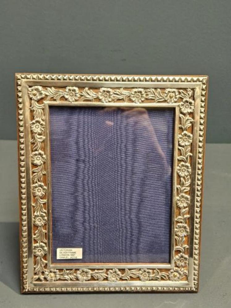 Large Victorian Silver Floral Border Photo Frame - Image 1