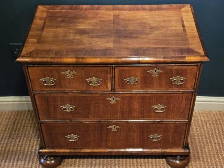 Small William and Mary Walnut Chest - Image 2