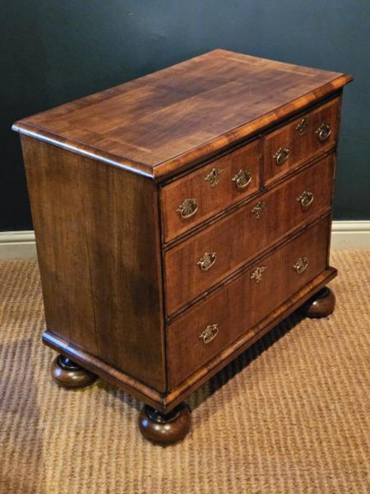 Small William and Mary Walnut Chest - Image 5