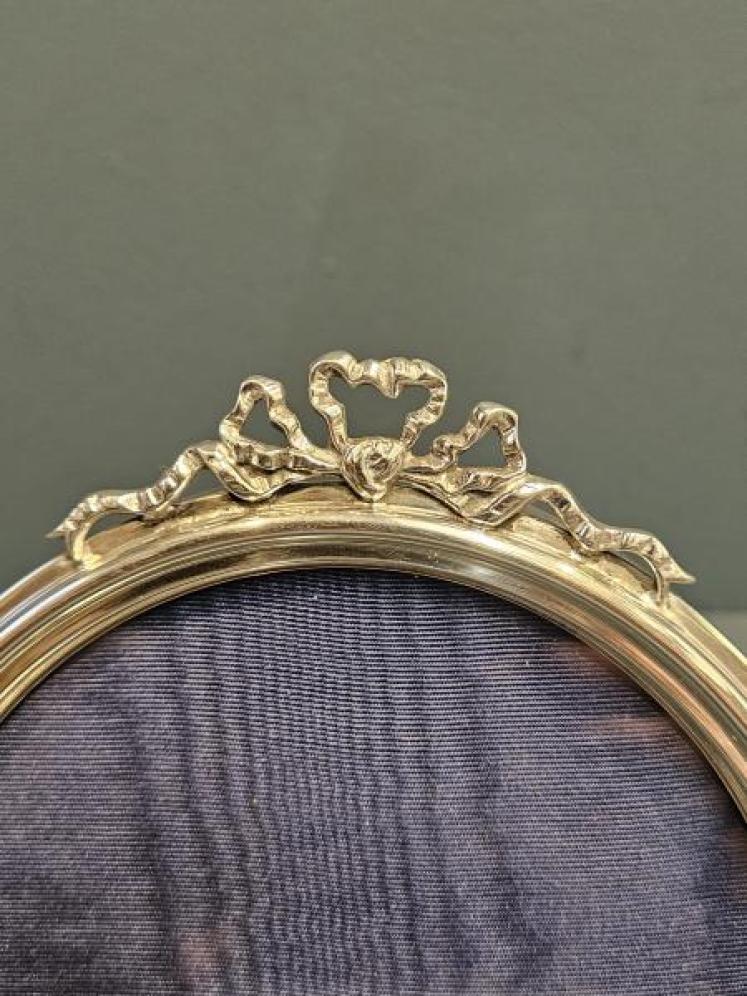 Edwardian Circular Ribbon Crest Silver Photo Frame - Image 2